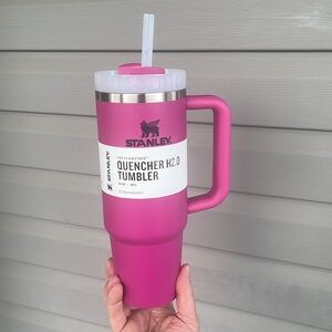 Stanley 30 oz brand new fuchsia Dsg